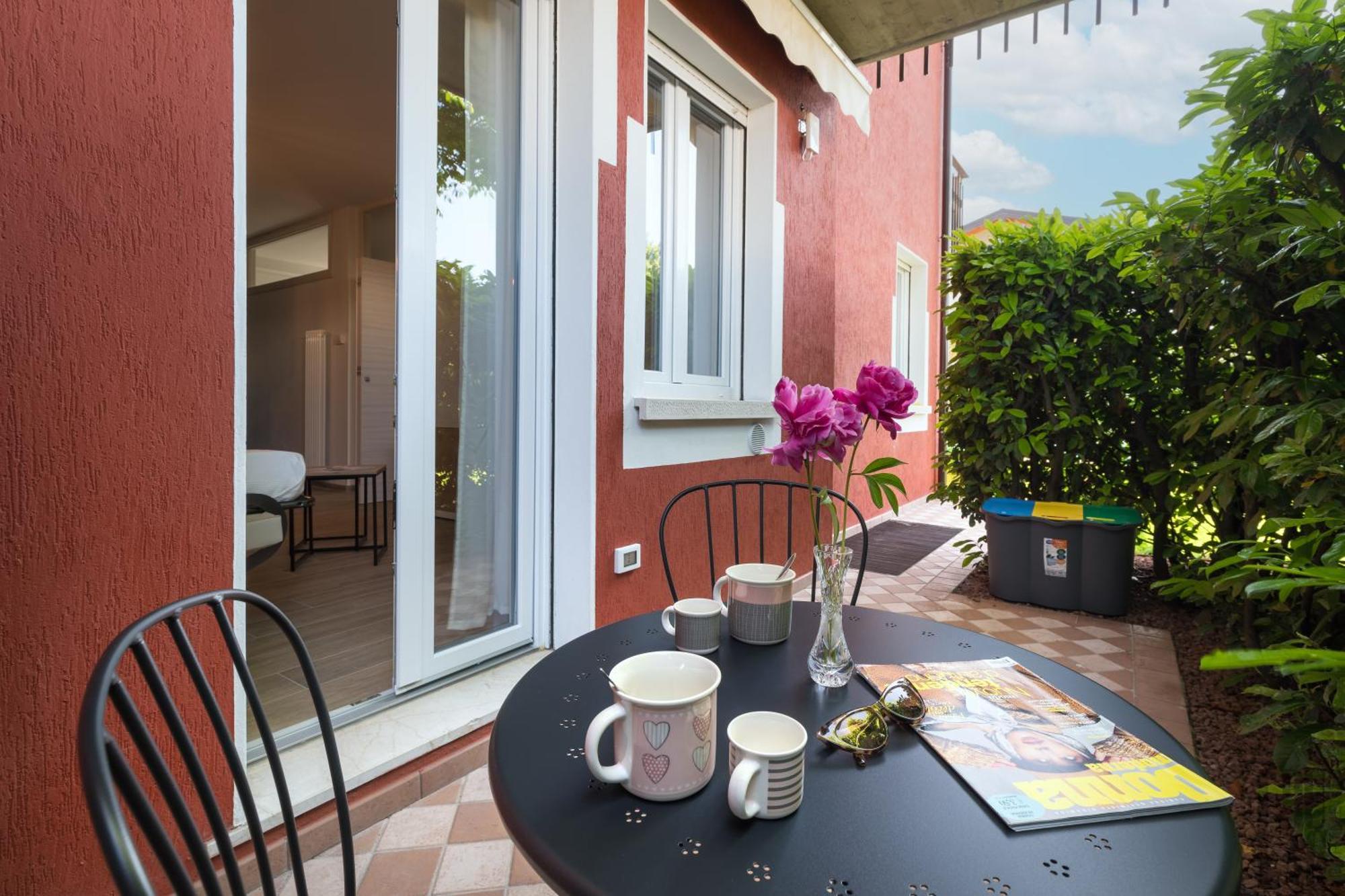 Belle Maison - Du Lac Apartments Sirmione Eksteriør bilde
